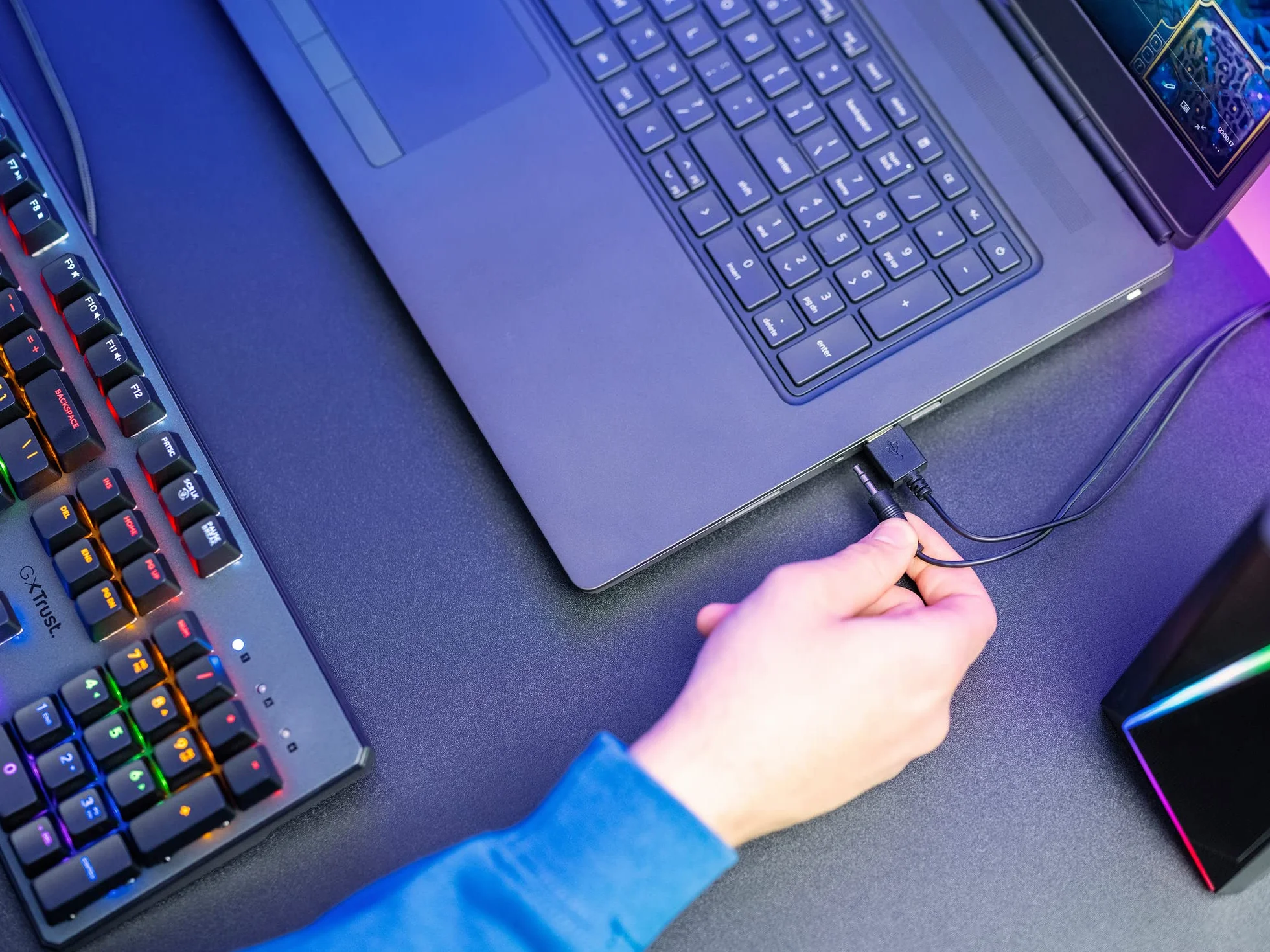 Trust Gaming GXT 609 Zoxa Système d'Enceintes, Haut-parleurs Gamer, 6 Modes d'Éclairage RGB, 12 W, Alimentation USB, Système Audio pour PC et Ordinateur Portable - Noir