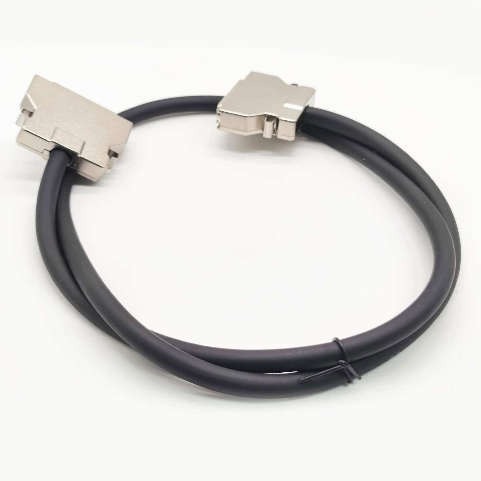 Elecbee SCSI 50 broches mâle vers mâle CN à vis droite pour câble 1 meter