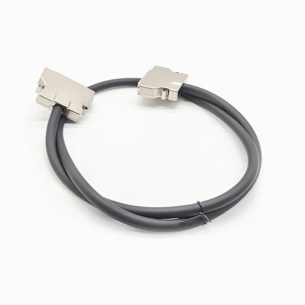 Elecbee SCSI 50 broches mâle vers mâle CN à vis droite pour câble 1 meter