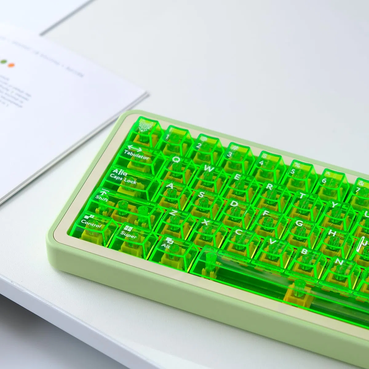 Lot de 114 Touches Transparentes pour Clavier mécanique Cherry MX, Profil Cherry, Vert Vif et Transparent